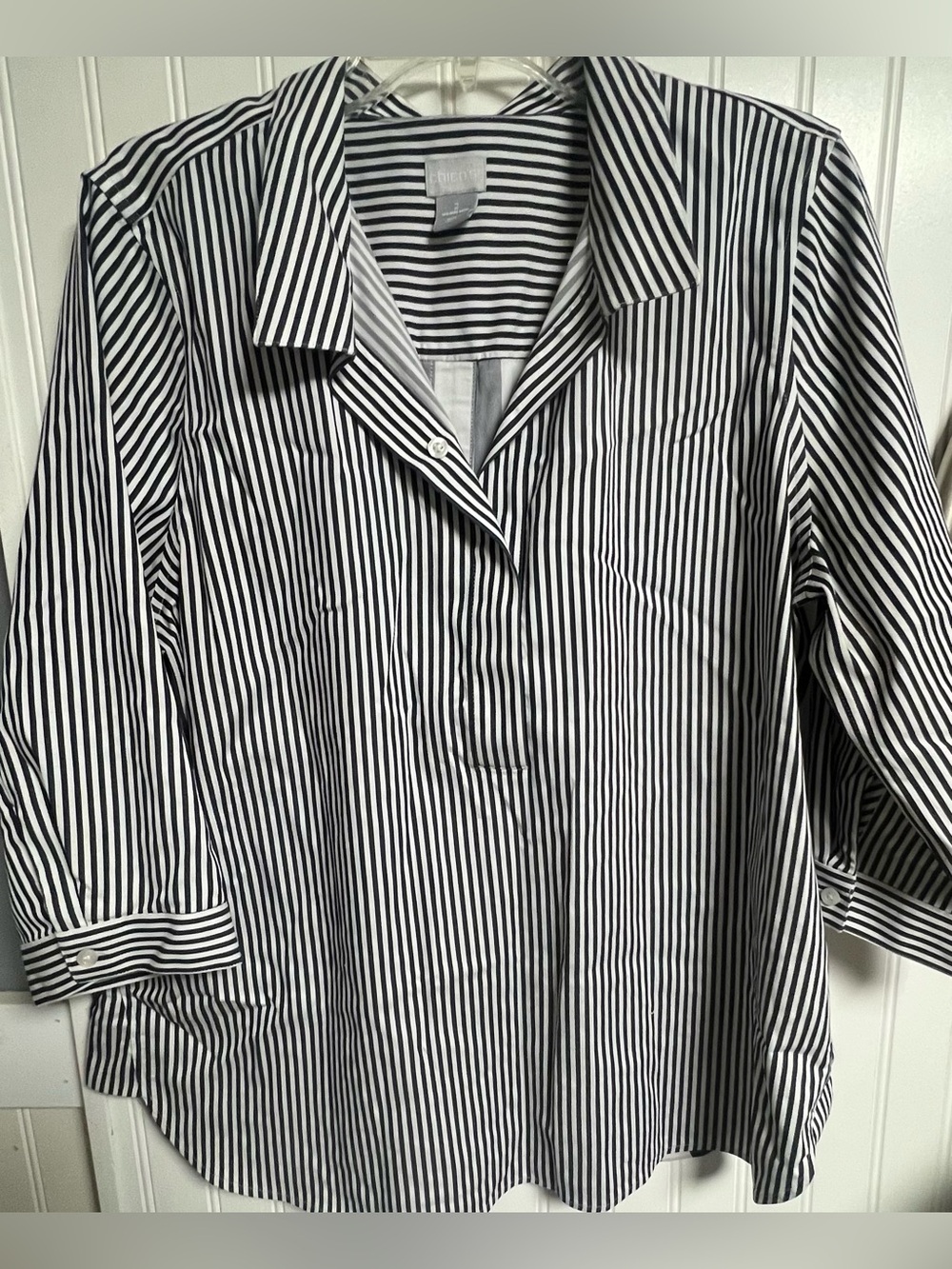 Chico's No-Iron Chic Stretch Blue White Button-Up Shirt Top Sz 2 = Sz Large
